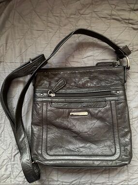 Stone & Co Black Leather Crossbody with Zipper Closure - Preused